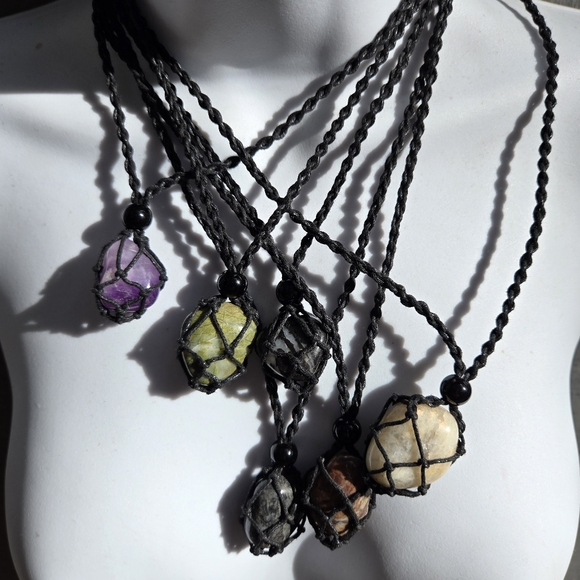 Leather handmade gemstone basket adjustable necklace - Picture 2 of 3